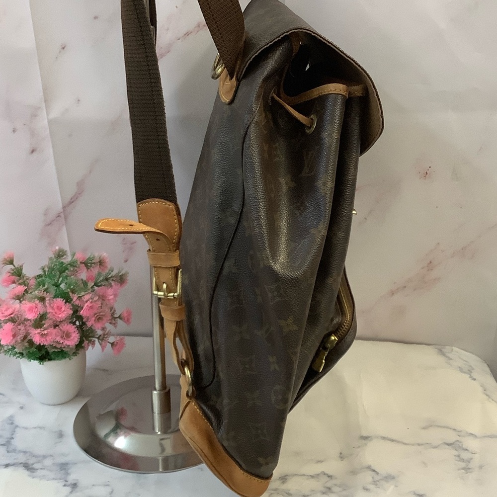 GUC Louis Vuitton Montsouris GM Backpack - Picture 5 of 15